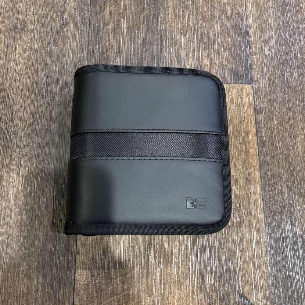 Case Logic CD DVD Storage Wallet Black Zip Carry Case 28 Disc Holder Organizer